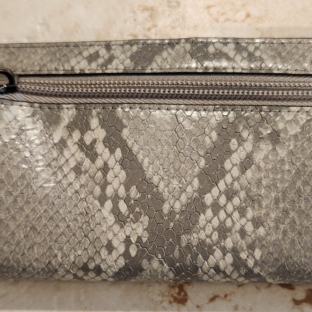 Vera Wang Simply Vera Hang Bag Satchet And Wallet Grey Python - Picture 14 of 15